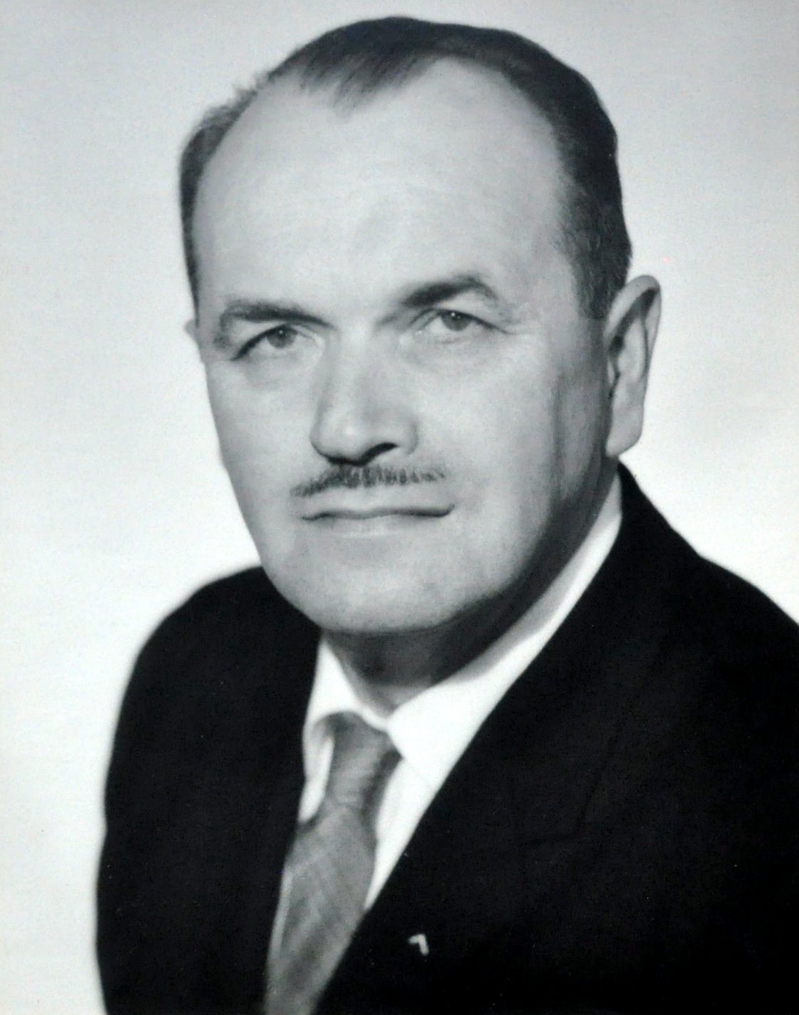 Harry L. Hilliard